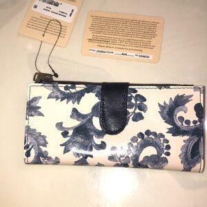 Patricia Nash Nazari Renaissance Revival Bifold Leather Wallet Color Blue NWT